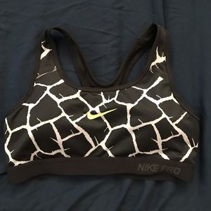 Nike pro sports bra